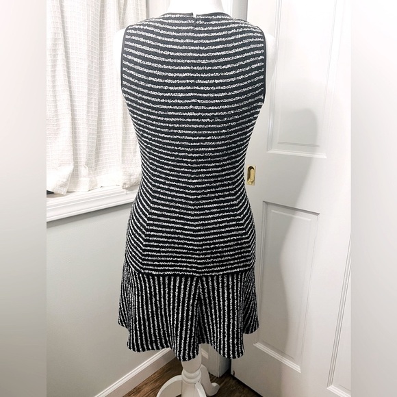 #139 THEORY • STRIPED SUMMER KNIT DRESS - Picture 4 of 7